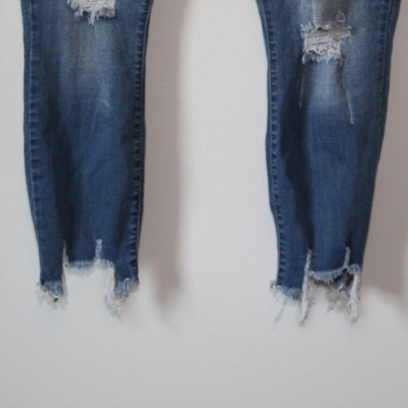 Judy Blue Mid Rise Cropped Fit Distressed Destroyed Jeans Plus Size 22W H13696 - Picture 3 of 11